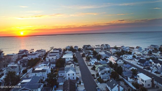 5 Windward Road, Long Beach Twp, NJ 08008