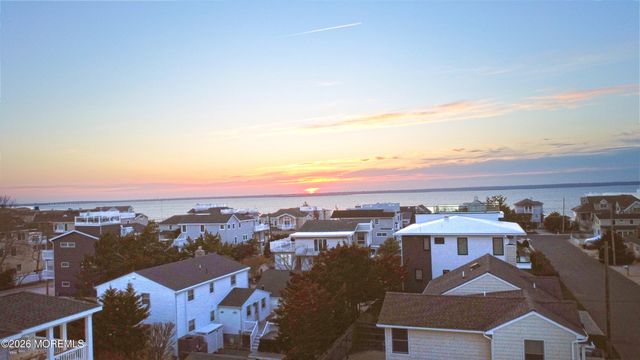 5 Windward Road, Long Beach Twp, NJ 08008