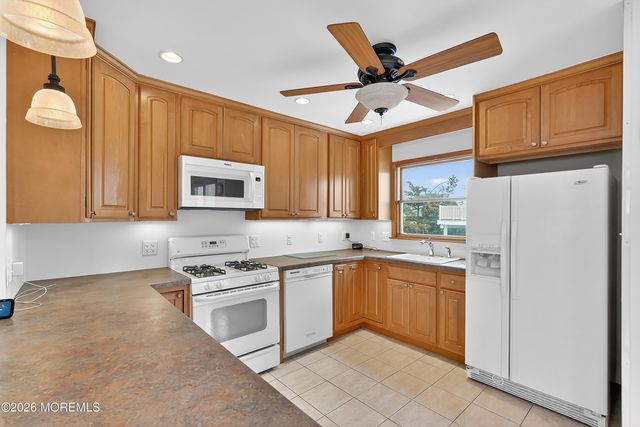 5 Windward Road, Long Beach Twp, NJ 08008