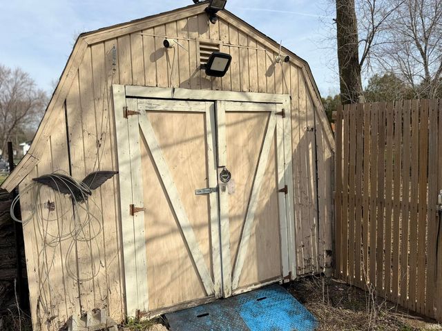 106 EMS B6 Lane, Leesburg, IN 46538