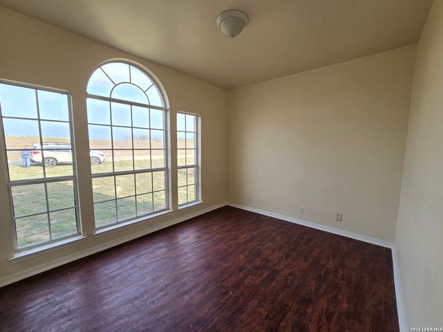 135 Muirfield Ln, La Vernia, TX 78121