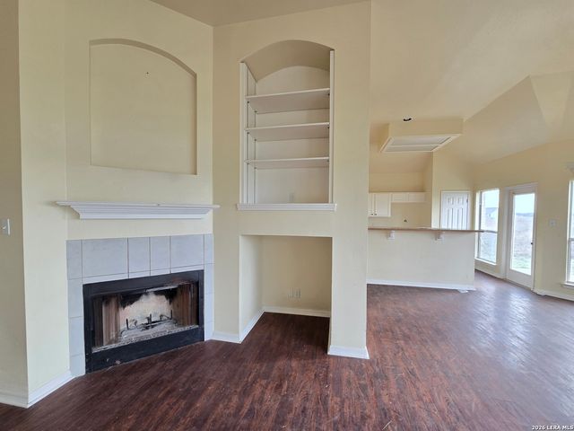 135 Muirfield Ln, La Vernia, TX 78121