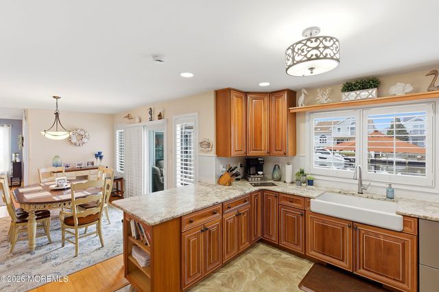 14 Toppinglift Drive, Bayville, NJ 08721