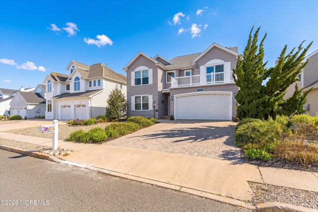 14 Toppinglift Drive, Bayville, NJ 08721