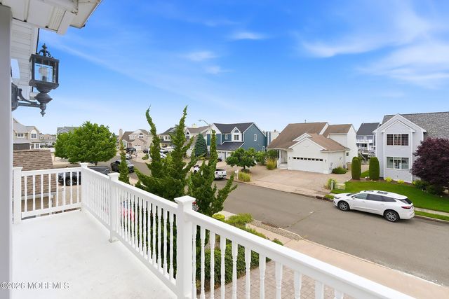 14 Toppinglift Drive, Bayville, NJ 08721