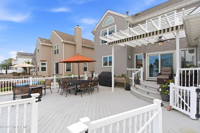 14 Toppinglift Drive, Bayville, NJ 08721
