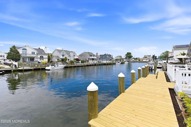 14 Toppinglift Drive, Bayville, NJ 08721