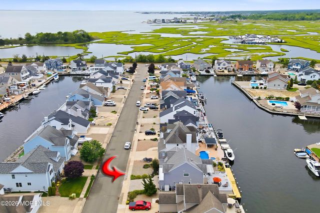 14 Toppinglift Drive, Bayville, NJ 08721