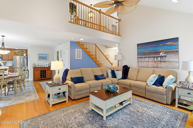 14 Toppinglift Drive, Bayville, NJ 08721