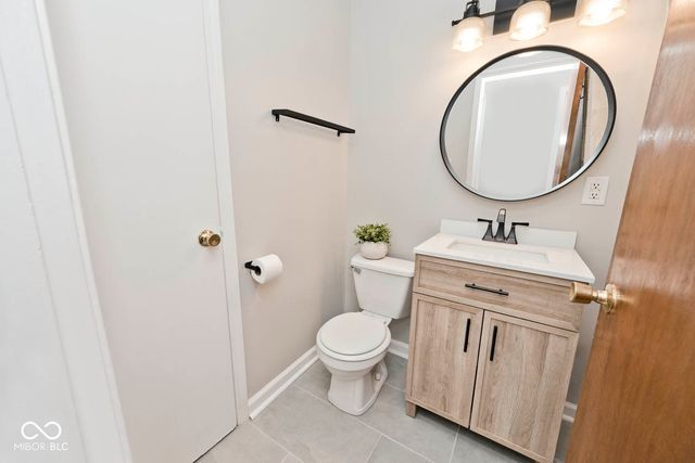 975 Rolling Hill Road, Greenwood, IN 46142