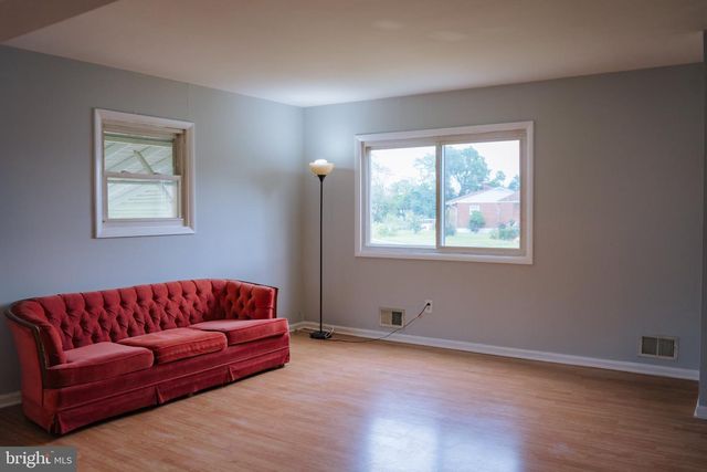 818 BOBBY RD, Baltimore, MD 21228