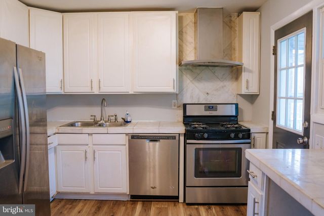 818 BOBBY RD, Baltimore, MD 21228