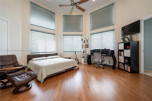 3425 Saddlebrook Ln, Weston, FL 33331