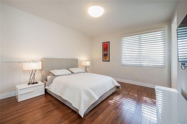 3425 Saddlebrook Ln, Weston, FL 33331