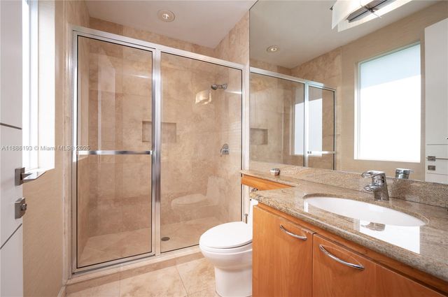 3425 Saddlebrook Ln, Weston, FL 33331