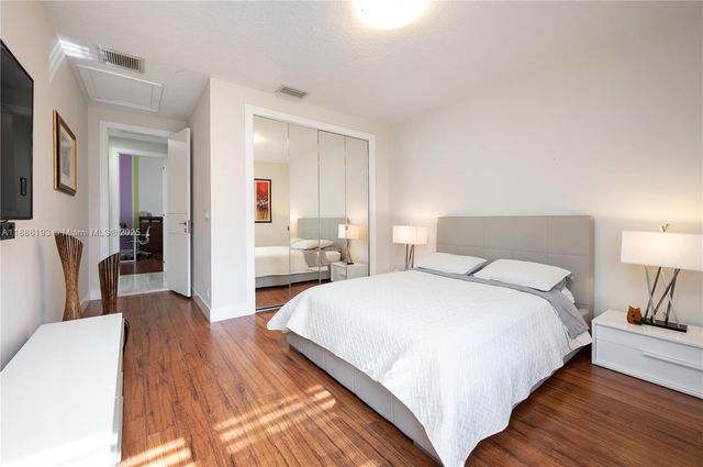 3425 Saddlebrook Ln, Weston, FL 33331