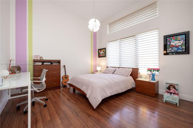 3425 Saddlebrook Ln, Weston, FL 33331