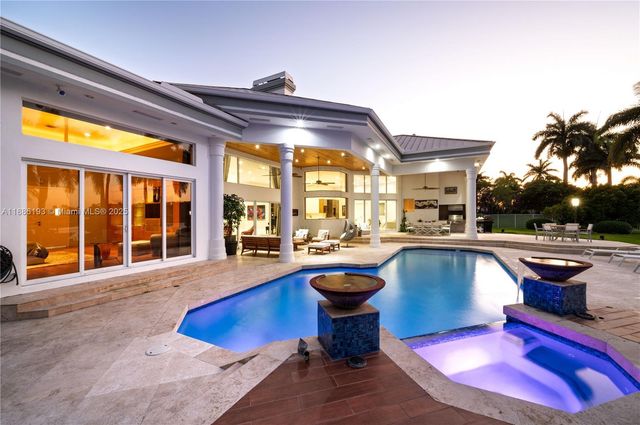 3425 Saddlebrook Ln, Weston, FL 33331