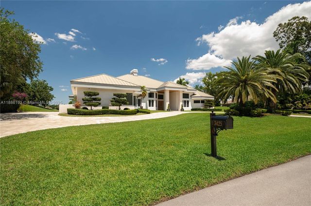 3425 Saddlebrook Ln, Weston, FL 33331