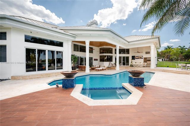 3425 Saddlebrook Ln, Weston, FL 33331