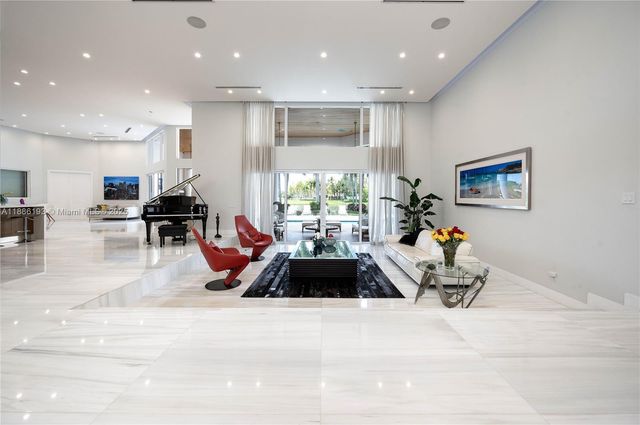 3425 Saddlebrook Ln, Weston, FL 33331