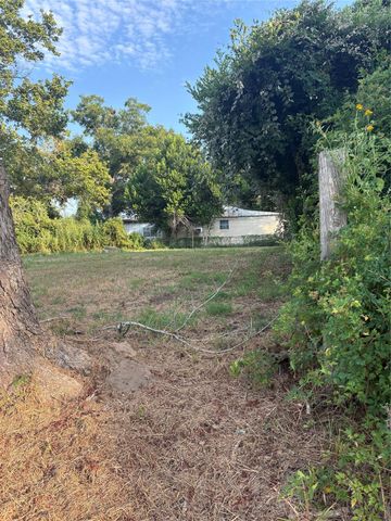 303 Austin Street, Richmond, TX 77469