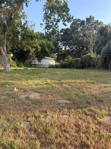 303 Austin Street, Richmond, TX 77469
