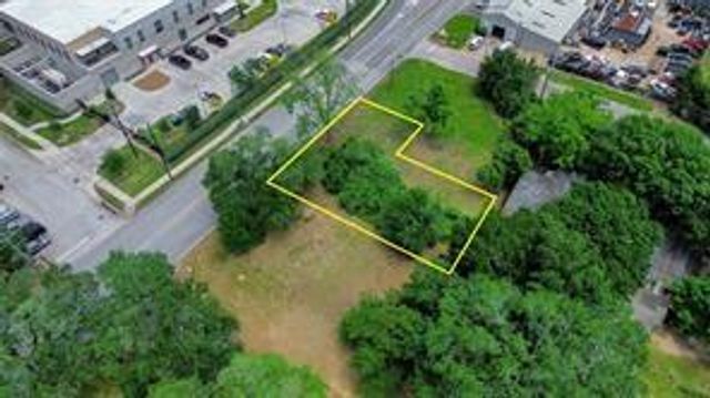 303 Austin Street, Richmond, TX 77469