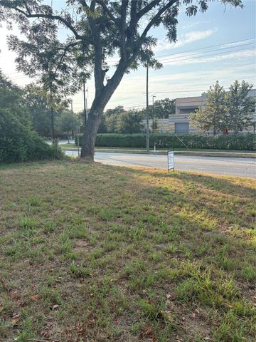303 Austin Street, Richmond, TX 77469