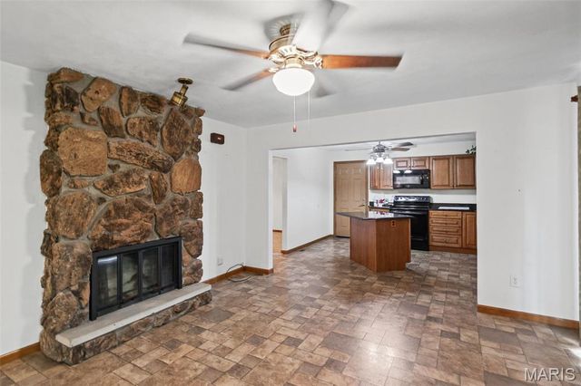 217 Hall Point, Fairview Heights, IL 62208