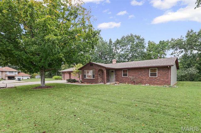 217 Hall Point, Fairview Heights, IL 62208