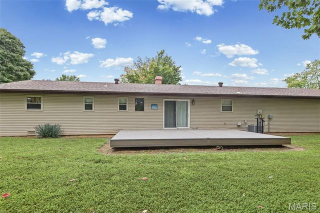217 Hall Point, Fairview Heights, IL 62208