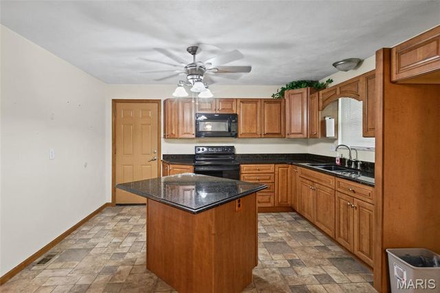 217 Hall Point, Fairview Heights, IL 62208