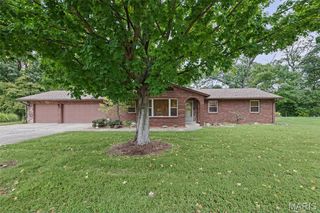 217 Hall Point, Fairview Heights, IL 62208