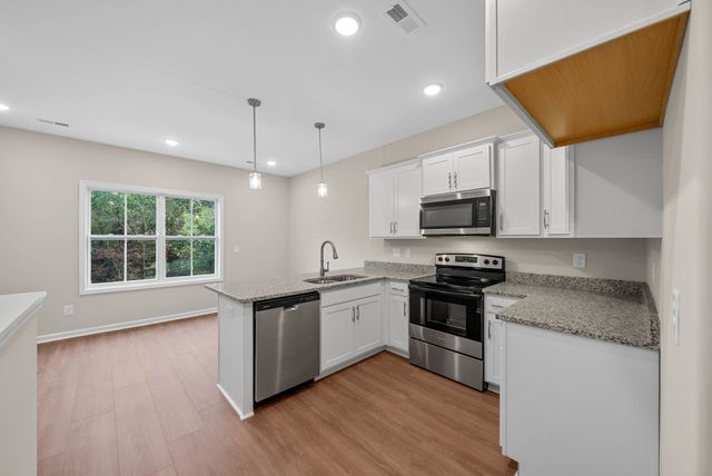 329 Cedar Ct, Clarksville, TN 37040