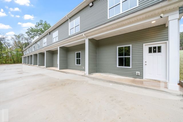 329 Cedar Ct, Clarksville, TN 37040