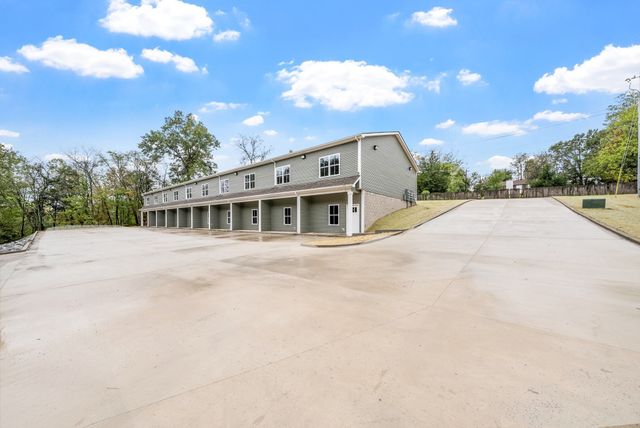 329 Cedar Ct, Clarksville, TN 37040