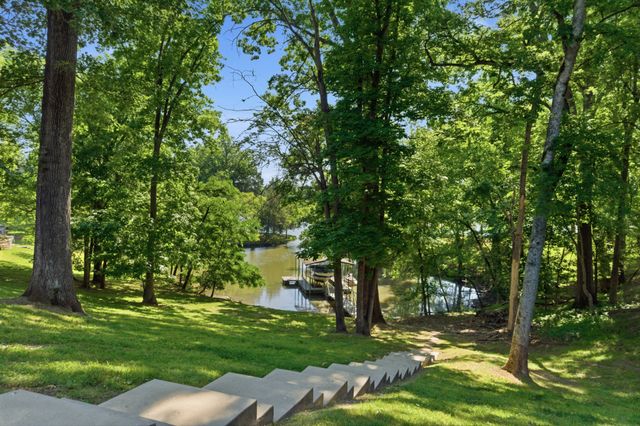 224 Sunset Island Trl, Gallatin, TN 37066