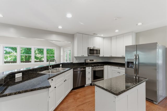 224 Sunset Island Trl, Gallatin, TN 37066