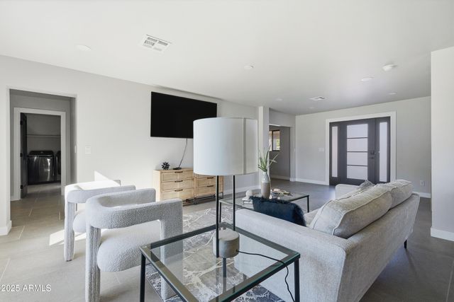 8631 E THOMAS Road, Scottsdale, AZ 85251