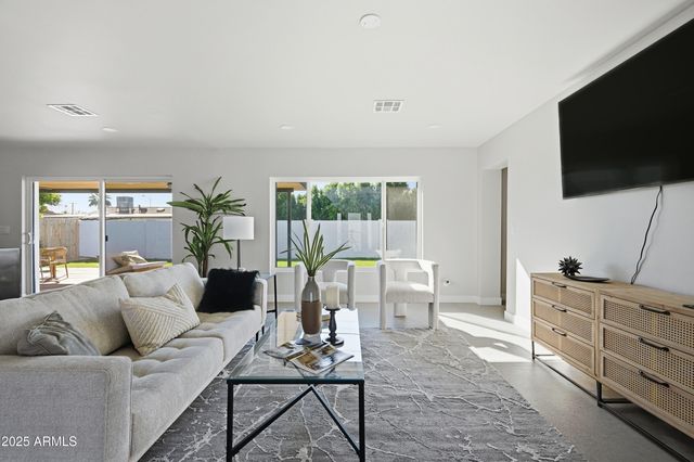 8631 E THOMAS Road, Scottsdale, AZ 85251