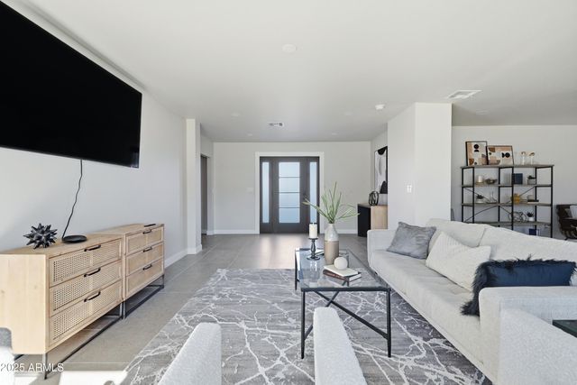 8631 E THOMAS Road, Scottsdale, AZ 85251