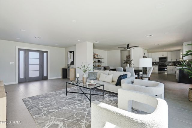 8631 E THOMAS Road, Scottsdale, AZ 85251