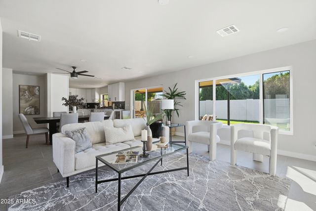 8631 E THOMAS Road, Scottsdale, AZ 85251