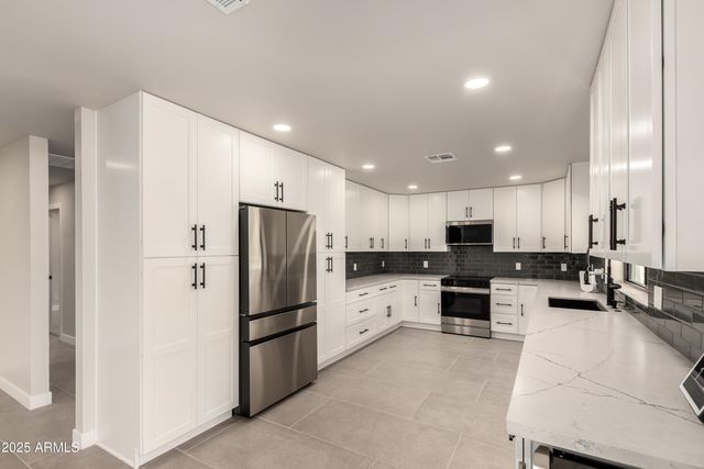 8631 E THOMAS Road, Scottsdale, AZ 85251