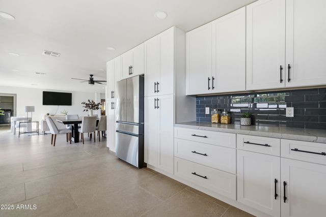 8631 E THOMAS Road, Scottsdale, AZ 85251
