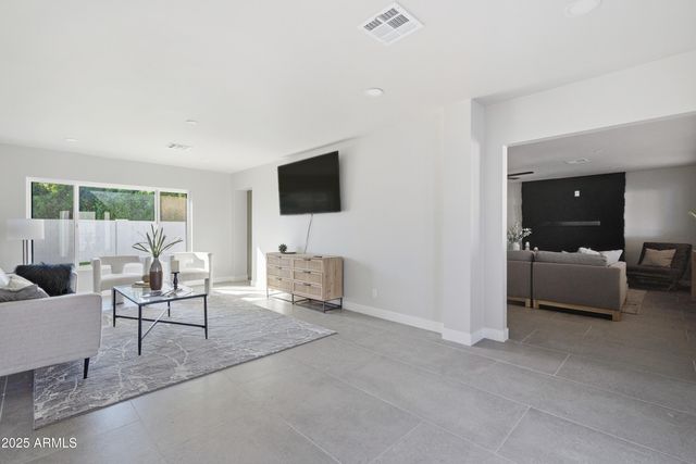 8631 E THOMAS Road, Scottsdale, AZ 85251