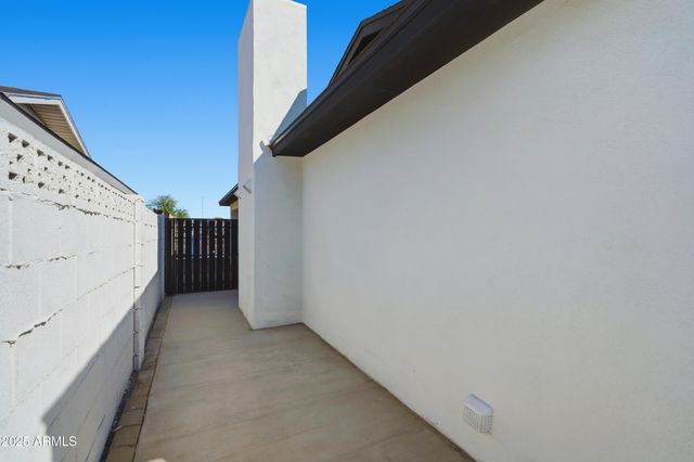 8631 E THOMAS Road, Scottsdale, AZ 85251