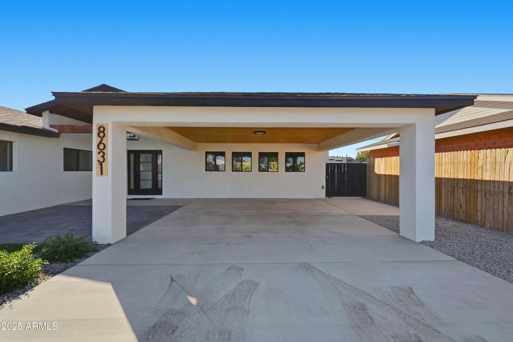 8631 E THOMAS Road, Scottsdale, AZ 85251 — photo 5