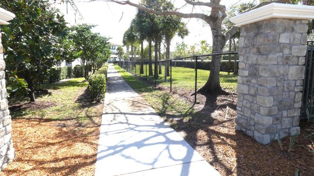 9052 Gulf Run Way C6, Lake Worth, FL 33467